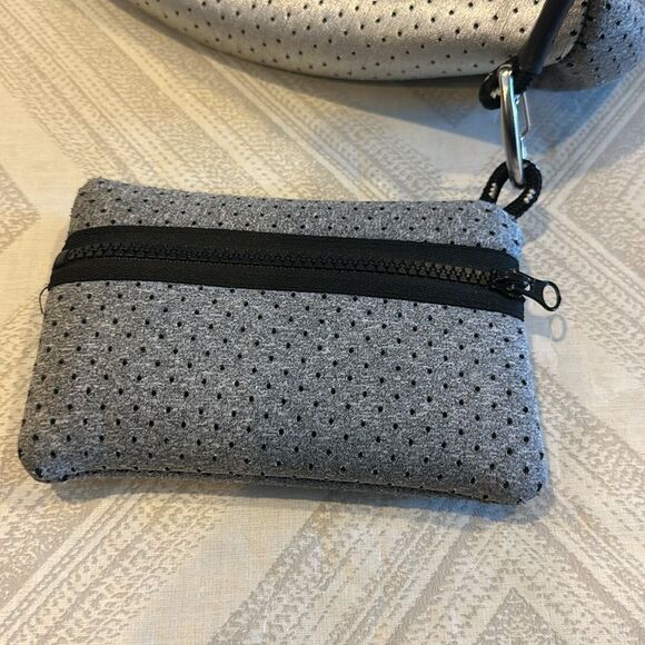 Ah-Dorned Women’s Silver/Heather Grey Neoprene Tote Bag with Small Zip Bag - Picture 7 of 8